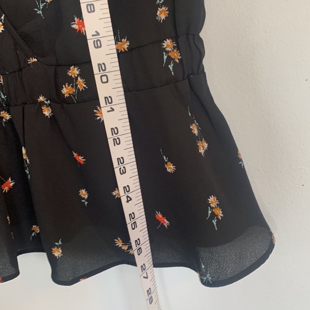 Flared dressy blouse L DONATED - Picture 9 of 9